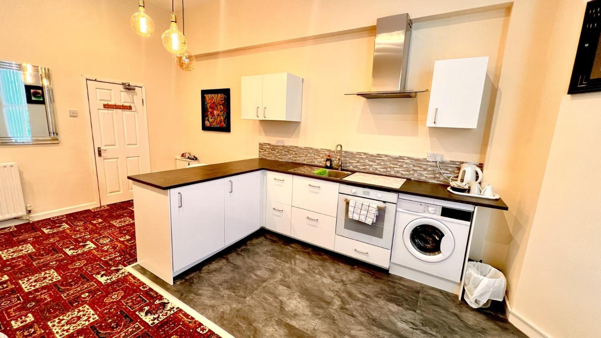 Castle Lodge Guest House 86-88 Sheil Rd L6 3Af Ливърпул Екстериор снимка