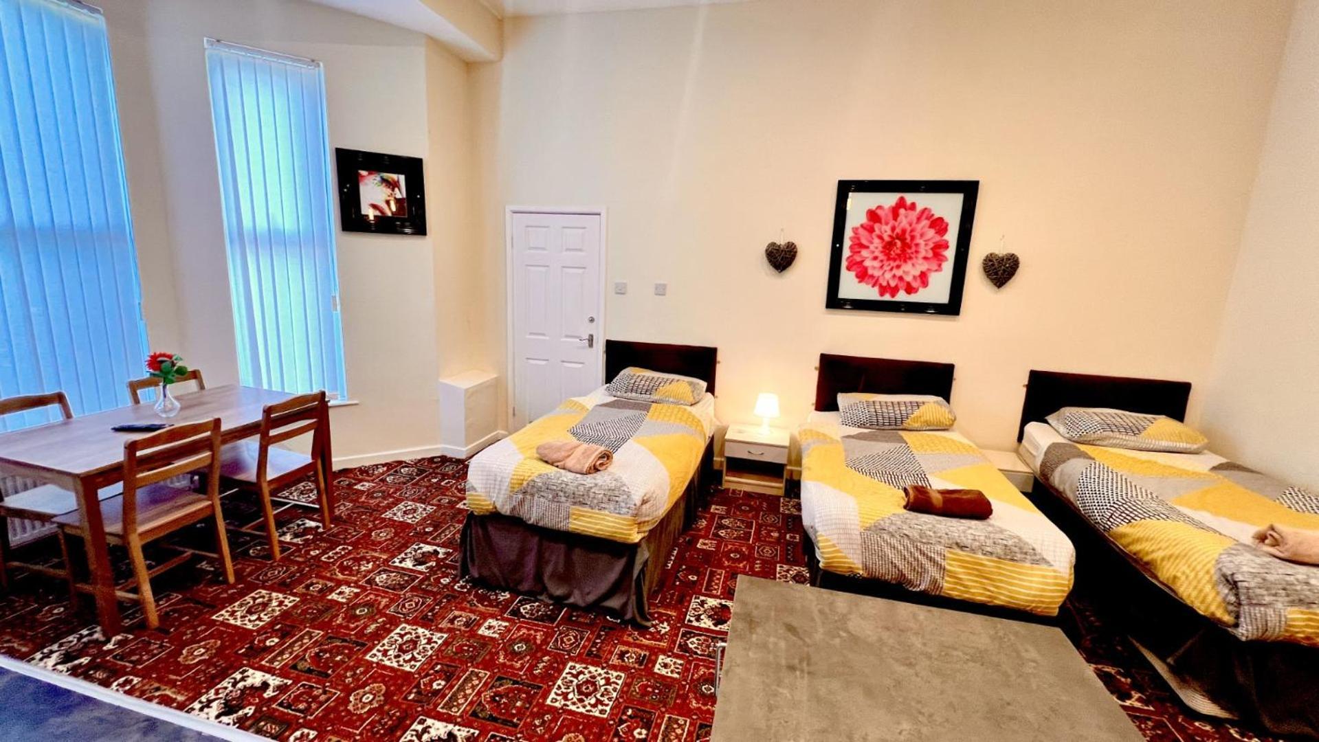 Castle Lodge Guest House 86-88 Sheil Rd L6 3Af Ливърпул Екстериор снимка